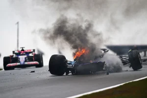 Mercedes svela il motivo del ritiro di Russell: problema alla batteria sulla W17 in Canada