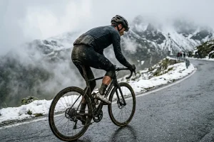 Giro d’Italia, le 5 tappe più estreme di sempre: quando la corsa sfida i limiti dell’uomo