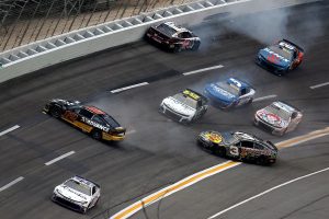 Perché un tifoso di Formula 1 dovrebbe iniziare a guardare la NASCAR: spettacolo, strategia e adrenalina continua
