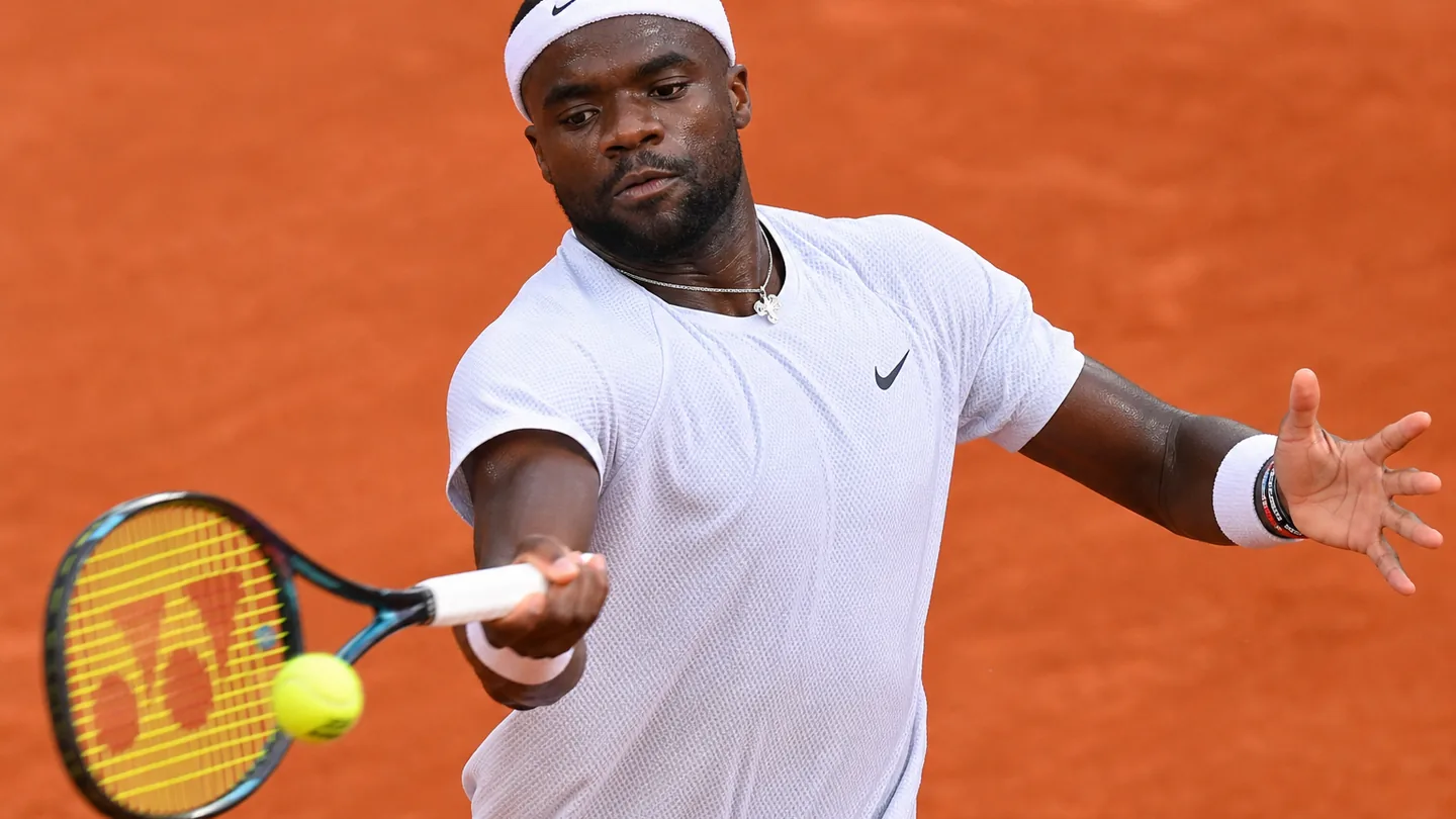 Spizzirri vs Tiafoe al Roland Garros 2026 – pronostico, percentuali e cosa aspettarsi