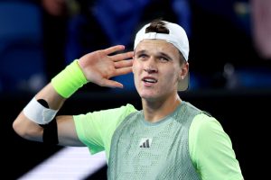 Mensik vola in semifinale al Roland Garros: Fonseca si arrende dopo una battaglia epica